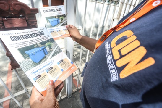Acao-da-Clin-de-conscientizacao-sobre-a-nova-lei-de-acondicionamento-de-residuos-3-1