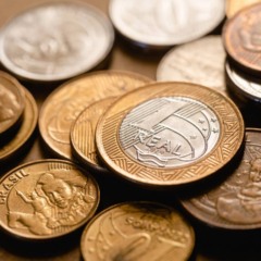 As moedas comuns que podem valer até R$ 1.500 por erro de cunhagem