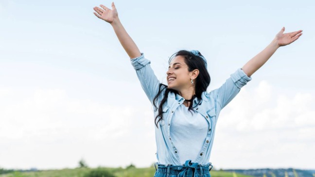 Estímulo à produção natural de serotonina promovendo sensação de bem-estar. - Créditos: depositphotos.com / IgorVetushko