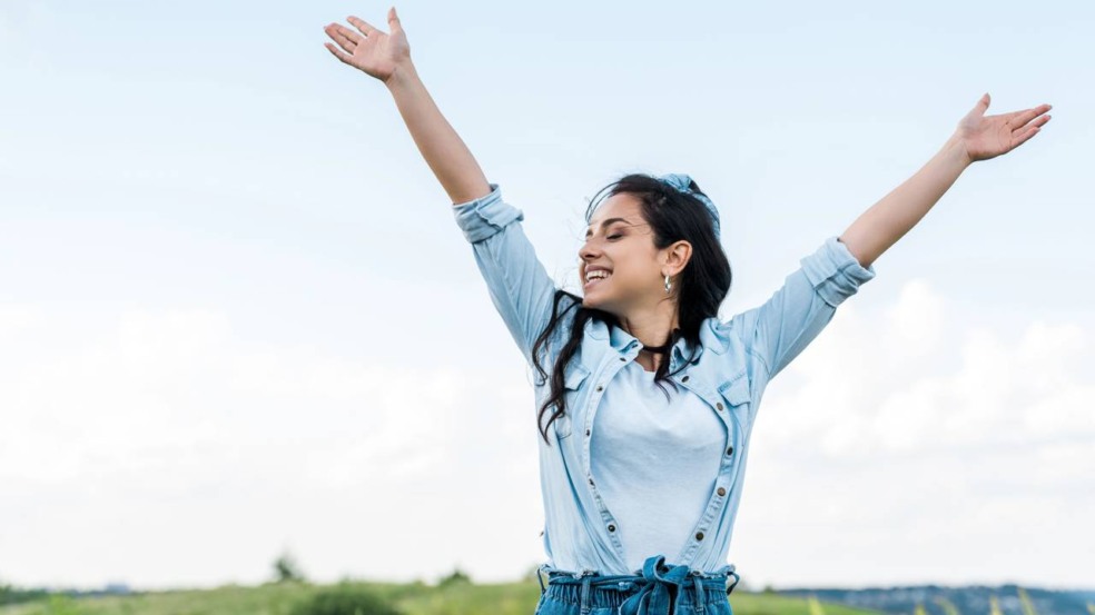 Estímulo à produção natural de serotonina promovendo sensação de bem-estar. - Créditos: depositphotos.com / IgorVetushko Estímulo à produção natural de serotonina promovendo sensação de bem-estar. - Créditos: depositphotos.com / IgorVetushko