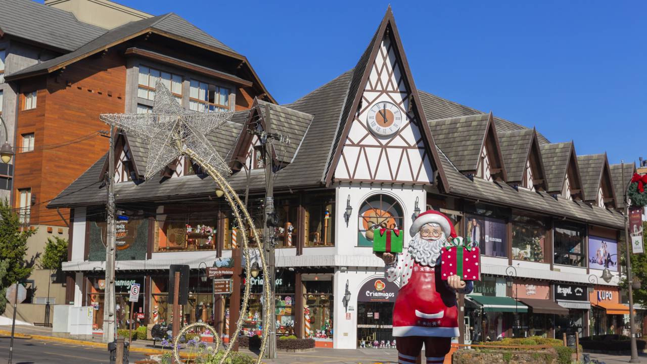 Luzes, shows e o clima natalino esperam por você em Gramado