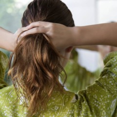 Se desejar potencializar ainda mais a receita, pode-se acrescentar algumas gotas de óleo de coco ou jojoba - Créditos: depositphotos.com / triocean2011