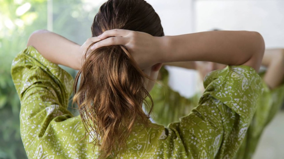 Se desejar potencializar ainda mais a receita, pode-se acrescentar algumas gotas de óleo de coco ou jojoba - Créditos: depositphotos.com / triocean2011