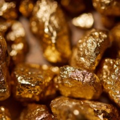 Esse item com ouro 24 quilates pode estar no seu armário