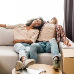 Rotina saudável em lar climatizado naturalmente, favorecendo descanso e produtividade. - Créditos: depositphotos.com / AndrewLozovyi