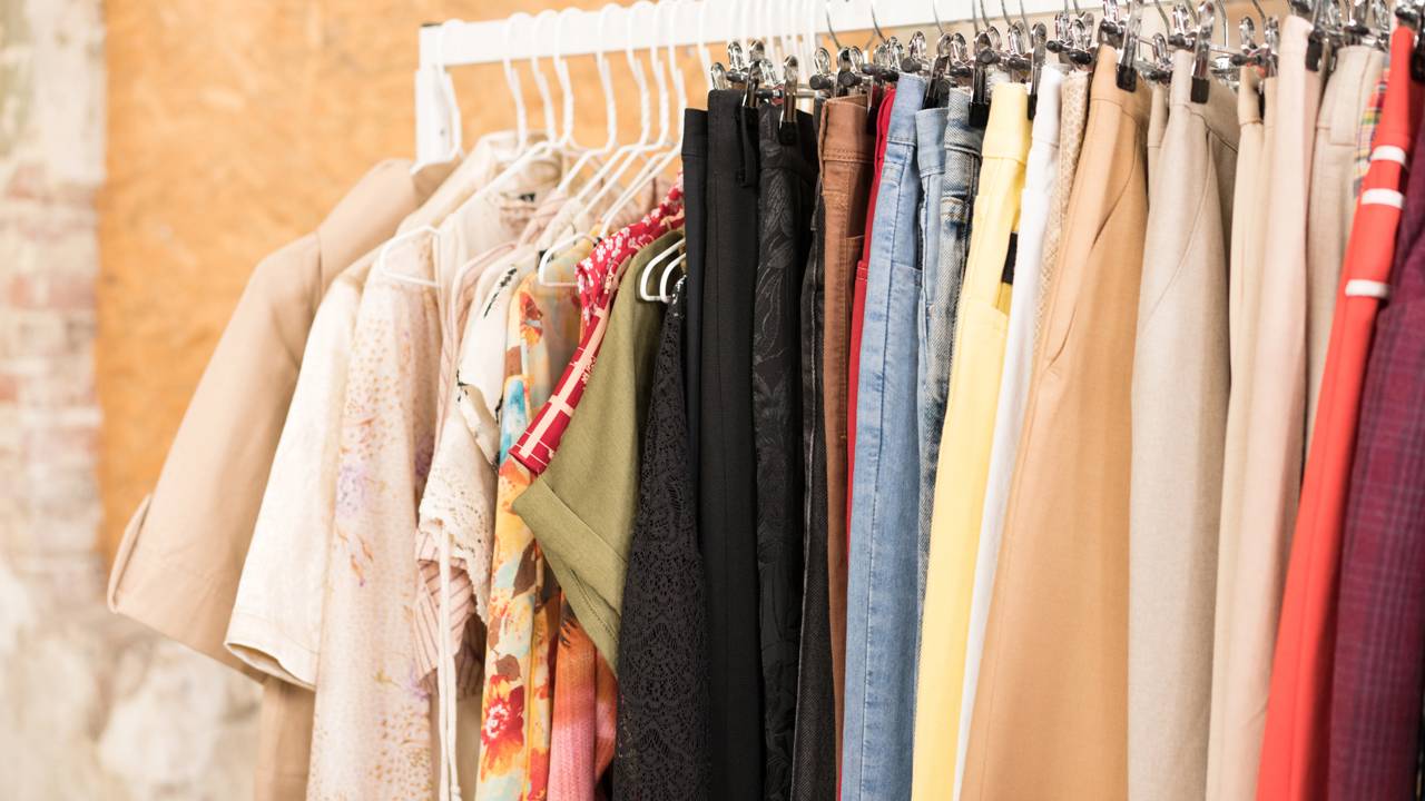 As roupas baratas que você ama podem estar custando caro demais