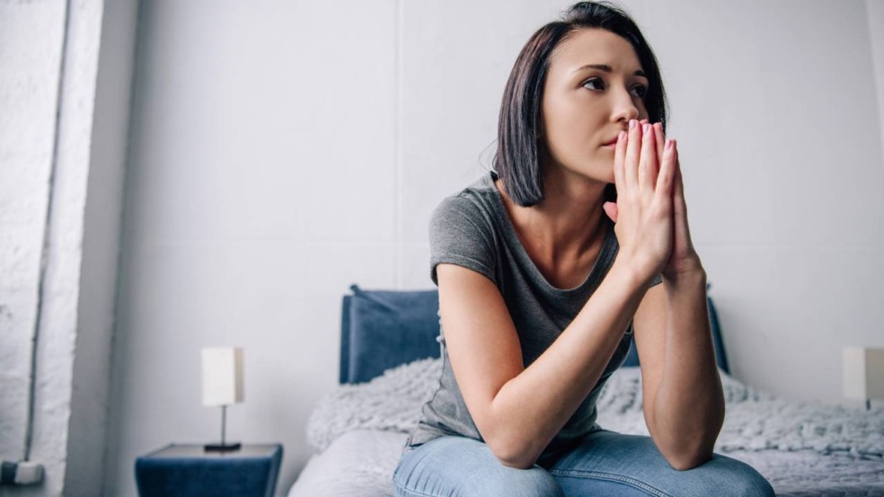 Ouvir seu nome sem um estímulo externo verdadeiro é classificado como uma alucinação auditiva - Créditos: depositphotos.com / HayDmitriy Ouvir seu nome sem um estímulo externo verdadeiro é classificado como uma alucinação auditiva - Créditos: depositphotos.com / HayDmitriy