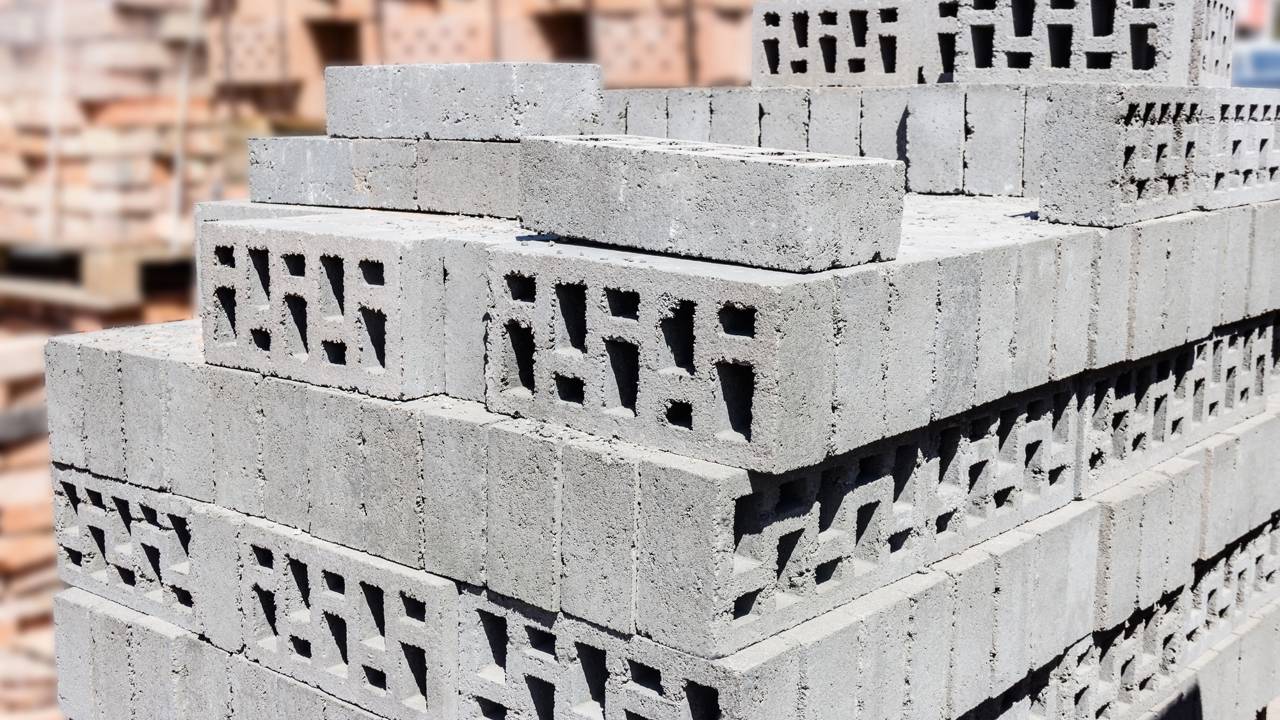 Tijolo tradicional ou bloco de concreto: qual vale mais a pena?