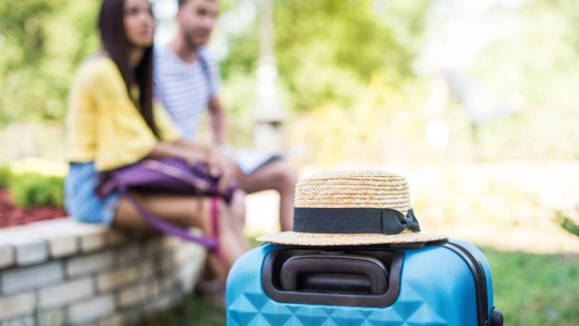 Momento de descanso e contemplação em viagem - Créditos: depositphotos.com / IgorVetushko