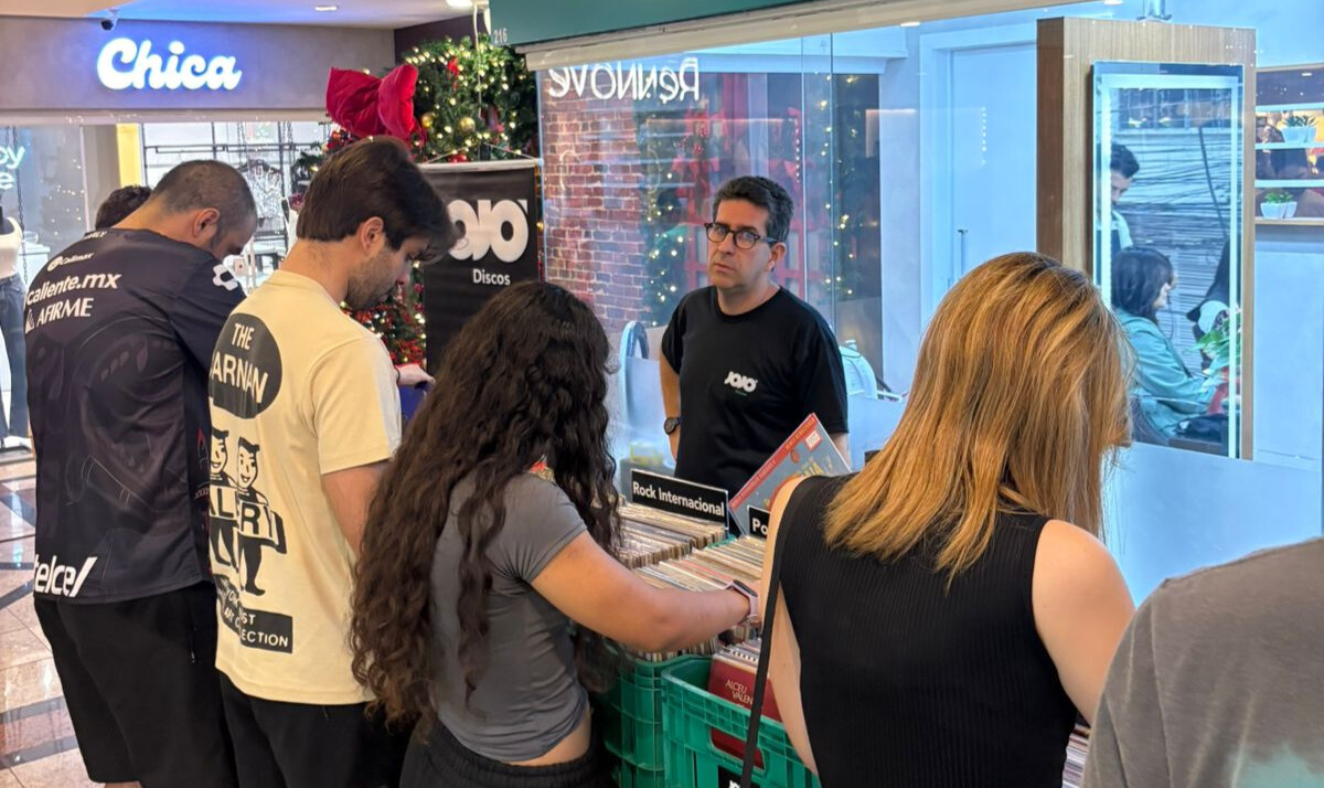 Jojô Discos na Feira de Vinil de Niterói