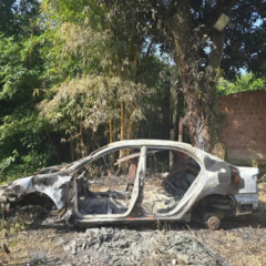 Carro de sequestro em Niterói aparece queimado; polícia avança