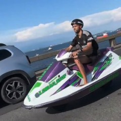 Homem que cruzou Ponte Rio-Niterói de moto aquática é preso
