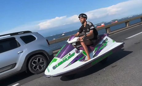 Homem que cruzou Ponte Rio-Niterói de moto aquática é preso Homem que cruzou Ponte Rio-Niterói de moto aquática é preso