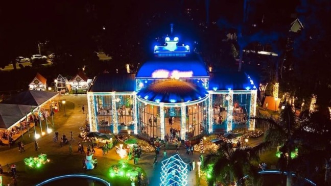 Cidade histórica a duas horas de Niterói ganha Natal de ruas iluminadas