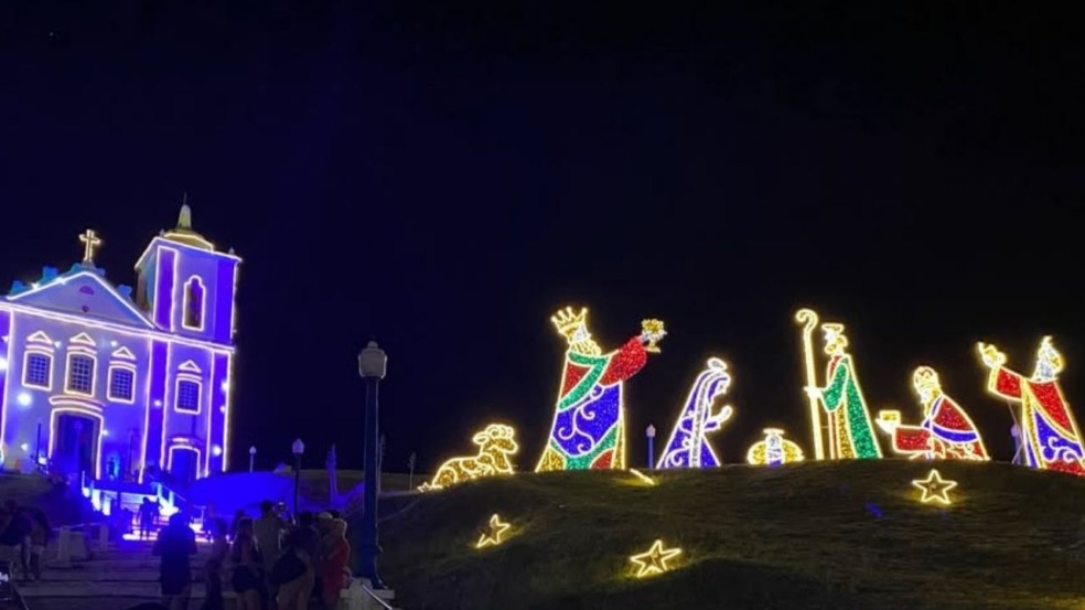 Essa cidade a 1 hora de Niterói ganha fama com seu Natal na praia Essa cidade a 1 hora de Niterói ganha fama com seu Natal na praia