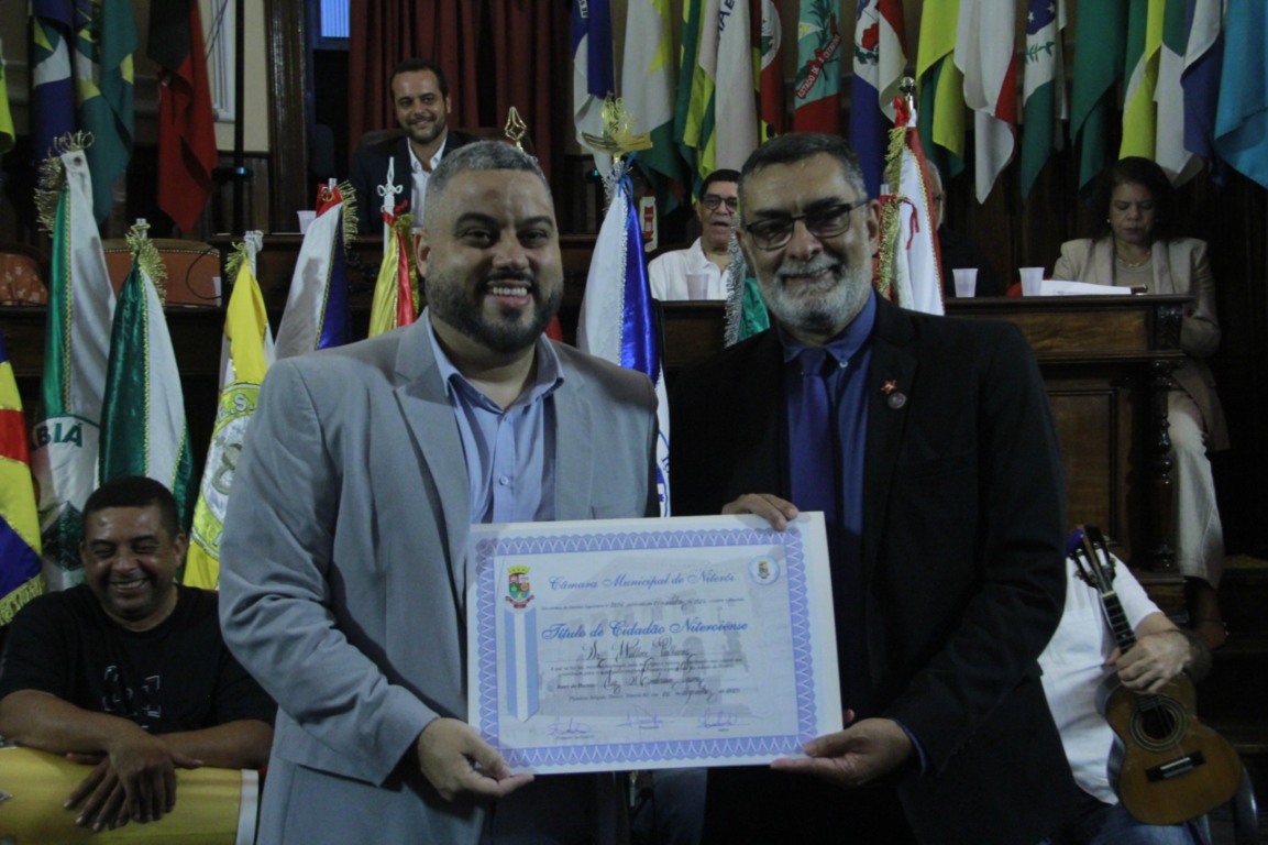 O Presidente da Acadêmicos de Niterói, Wallace Palhares com o Vereador Anderson Pipico.