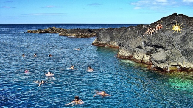 Formação natural de águas cristalinas que valoriza o litoral de Maceió - Créditos: commons.wikimedia.org