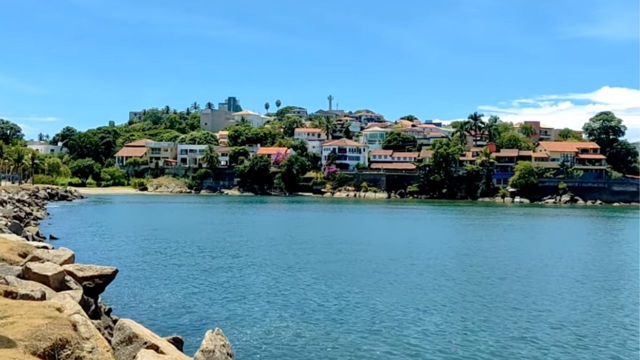 Praias, cultura e gastronomia nesta cidade imperdível no Sudeste