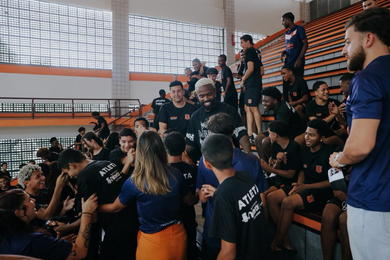 Judoca Rafaela Silva e influenciador Negrete Judoca Rafaela Silva e influenciador Negrete