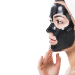 A argila cosmética possui vários benefícios para a pele.