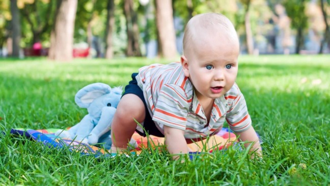 O que realmente funciona para vestir crianças no calor intenso