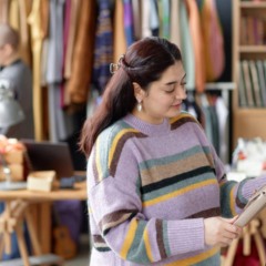 Truques de moda que renovam o visual com peças garimpadas. - Créditos: depositphotos.com / SeventyFour