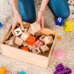 Ambiente organizado favorecendo concentração, aprendizado e bem-estar infantil - Créditos: depositphotos.com / IgorVetushko