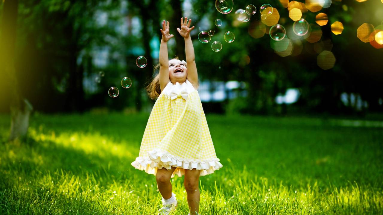 O que realmente funciona para vestir crianças no calor intenso