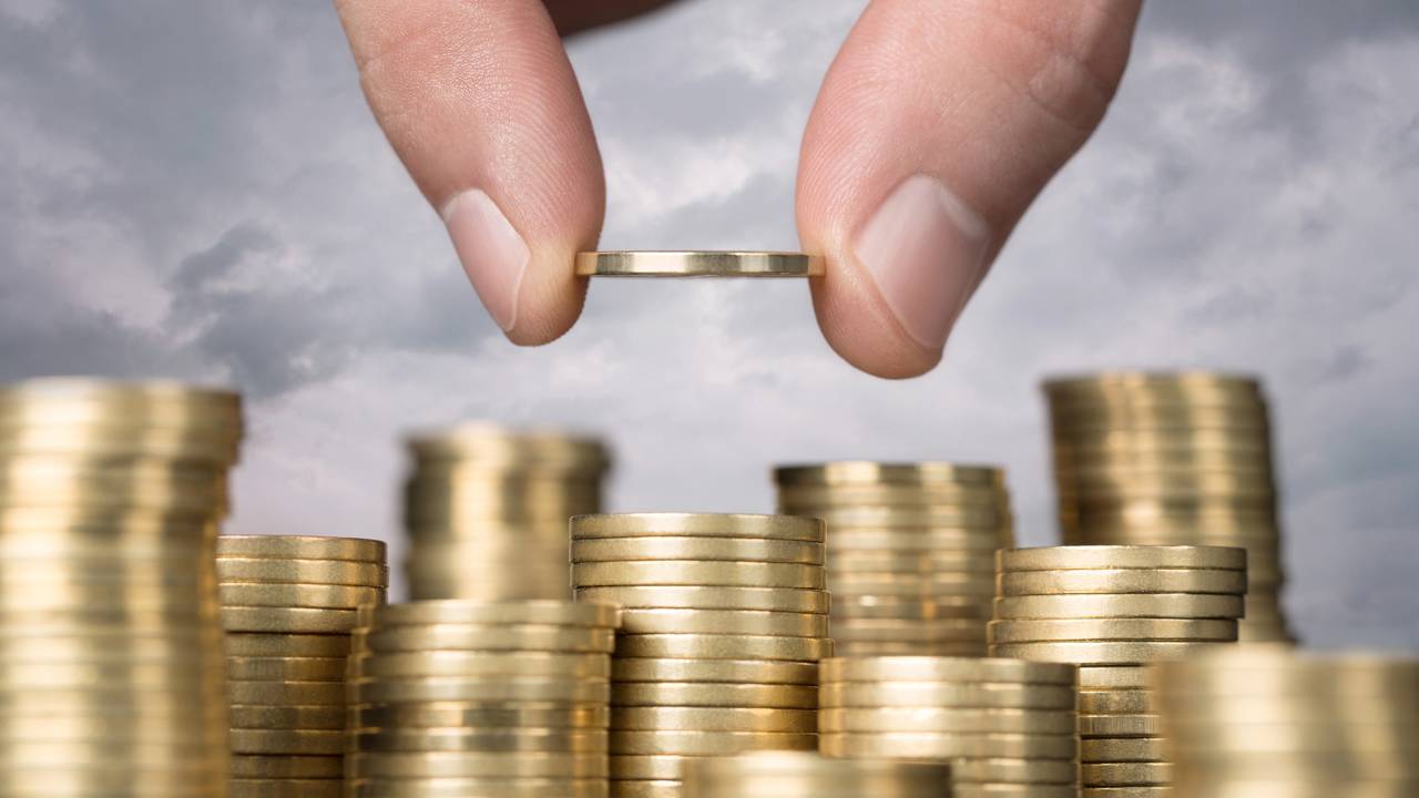 Achar moeda na rua como epis&oacute;dio comum com significado pessoal