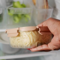 Como organizar a geladeira antes da viagem e não perder nada