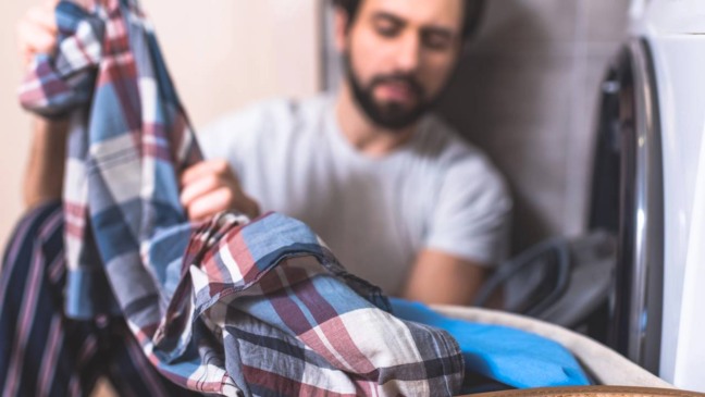 Ajuste estrutural do tecido que impacta caimento e medidas da peça. - Créditos: depositphotos.com / VitalikRadko