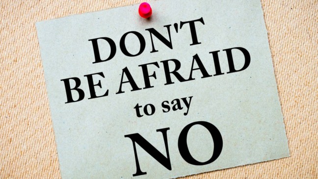 O medo de dizer não mantém muitas pessoas presas a rotinas, relações e demandas que drenam a saúde mental