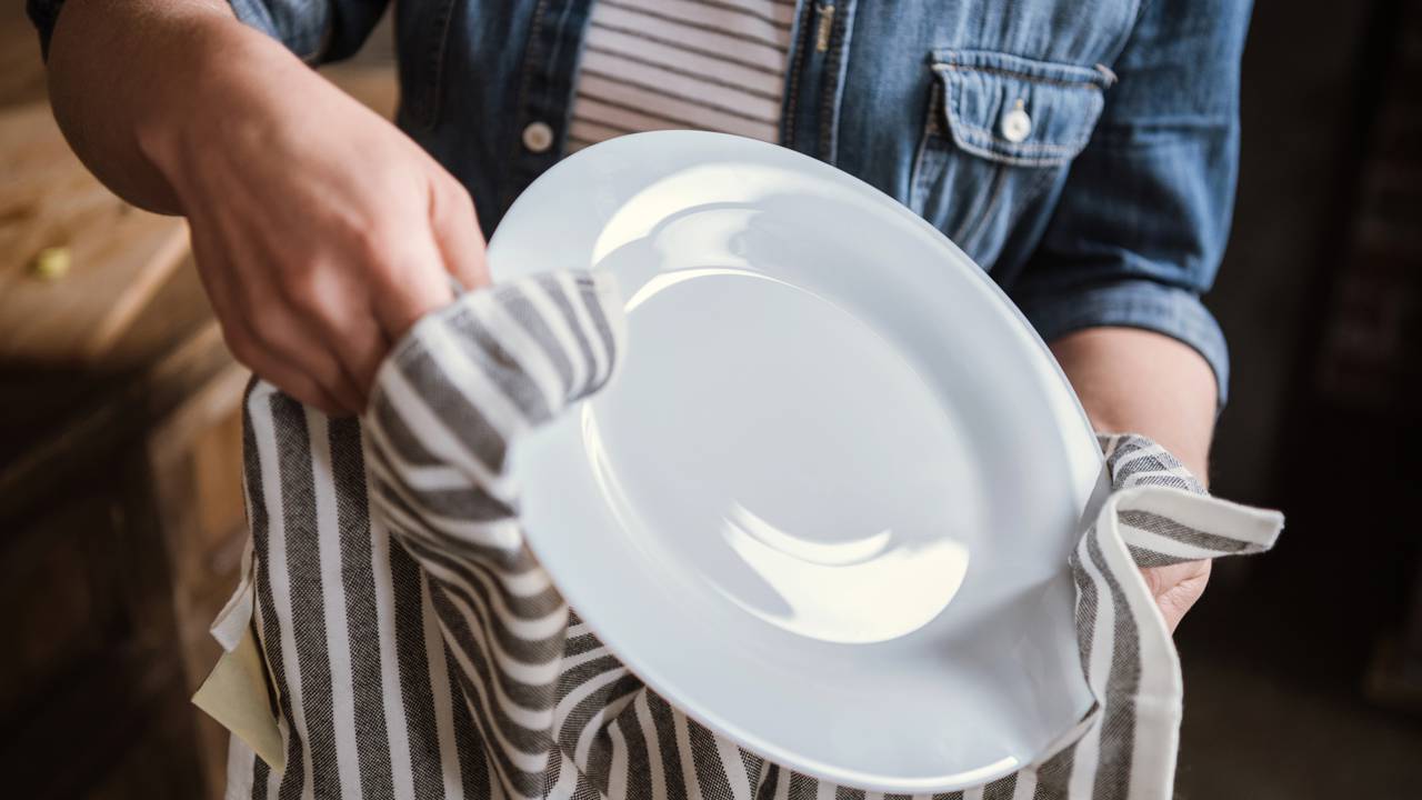 Quanto custa investir em lou&ccedil;as novas para a ceia de Natal?