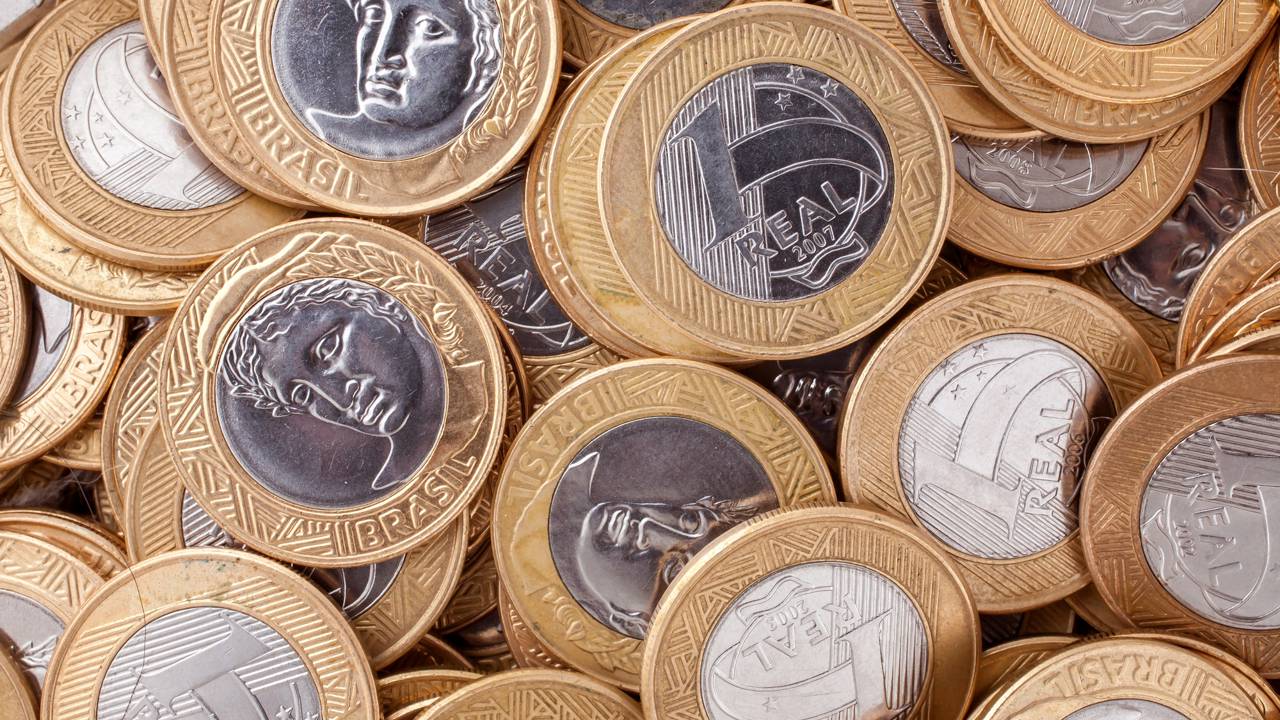 7 moedas de 1 real que podem valer mais de mil reais hoje em dia
