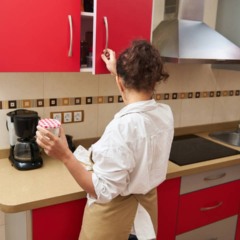 Métodos que reduzem desperdícios e agilizam a rotina diária do lar. - Créditos: depositphotos.com / docian 