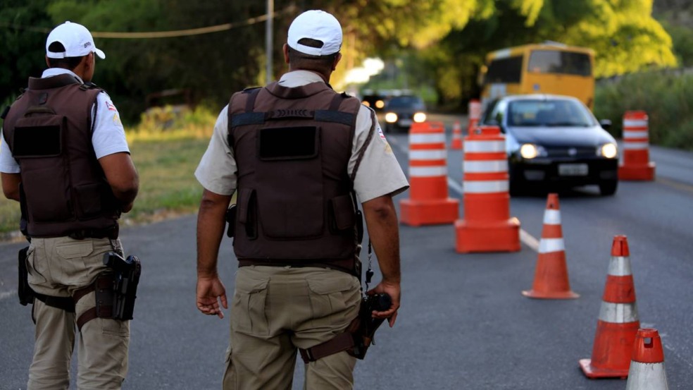 Lei de bebida e direção na virada do ano é válida no RJ Lei de bebida e direção na virada do ano é válida no RJ