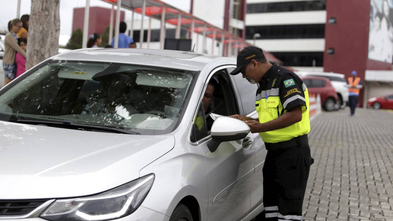 Lei de bebida e direção na virada do ano é válida no RJ