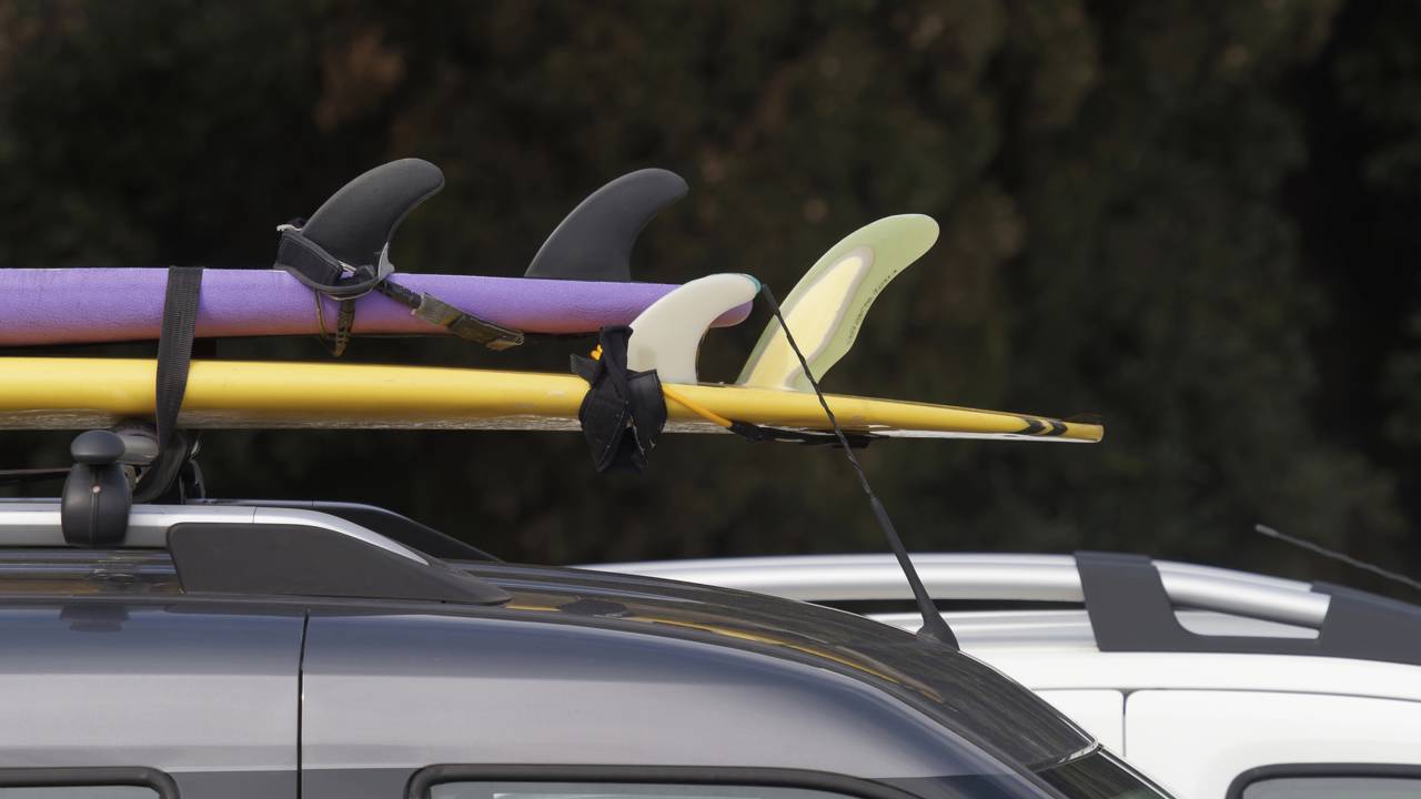 Lei de transporte de cadeiras e pranchas no carro é válida no RJ