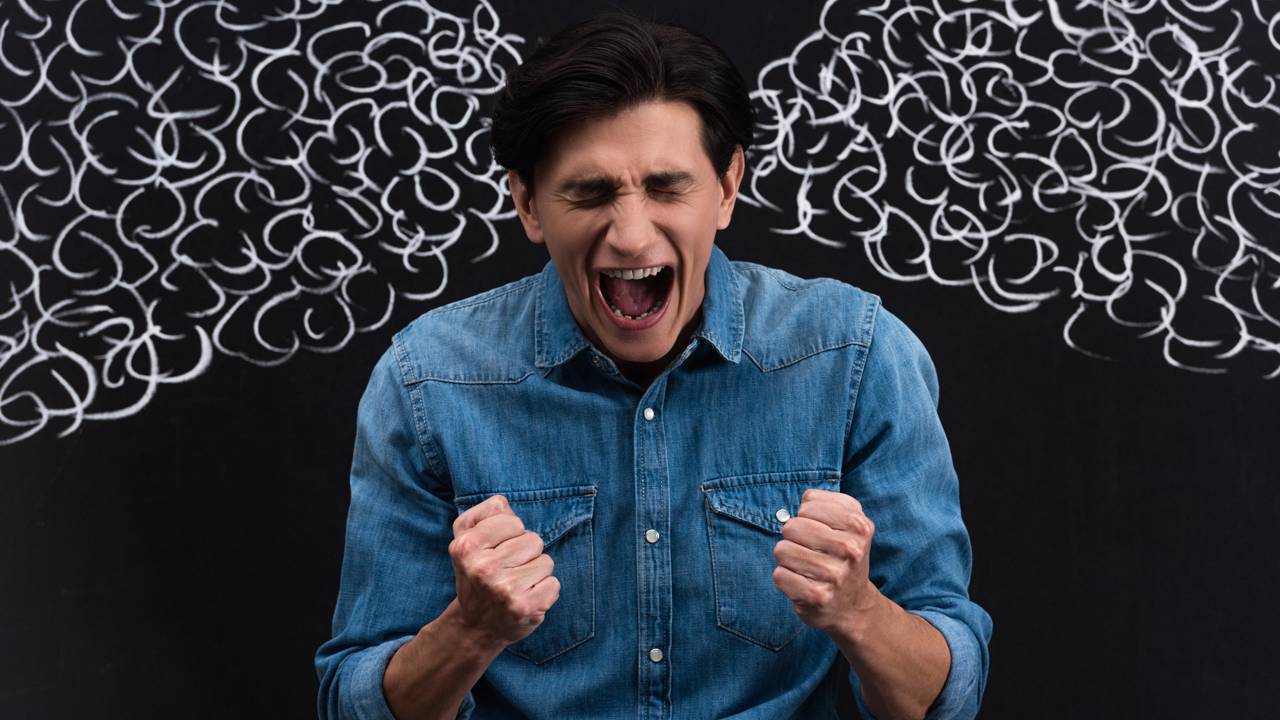 A raiva pode ser a razão de sonhar com fogo.