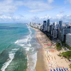 Espaços culturais que promovem música, dança e tradições locais. - Créditos: depositphotos.com / gustavofrazao