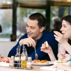 Experi&ecirc;ncia gastron&ocirc;mica que desperta os sentidos e encanta visitantes. - Cr&eacute;ditos: depositphotos.com / luckybusiness