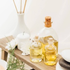 Aromas naturais no banheiro ajudam a manter o ambiente perfumado e aconchegante.