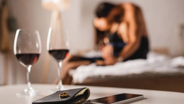 O que significa sonhar com traição e por que isso te afeta tanto?