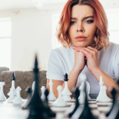 Prática intelectual que desenvolve criatividade e foco prolongado. - Créditos: depositphotos.com / DenisDenisenko