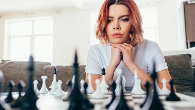 Prática intelectual que desenvolve criatividade e foco prolongado. - Créditos: depositphotos.com / DenisDenisenko