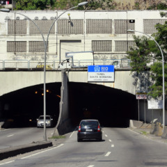 Confronto a tiros deixa dois mortos e interdita via no Rio de Janeiro