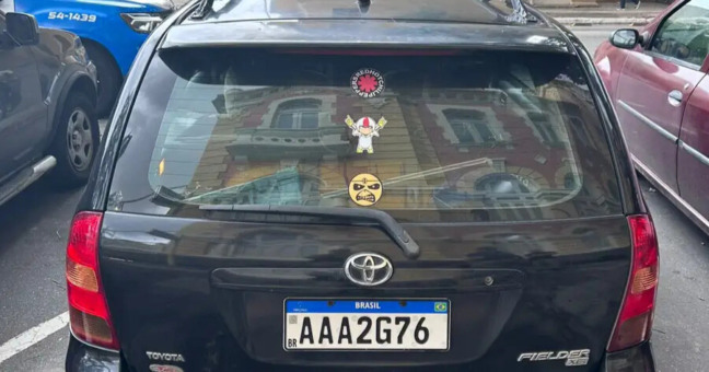 Carro furtado e placa clonada