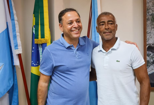 Rodrigo Neves, recebe senador Romário