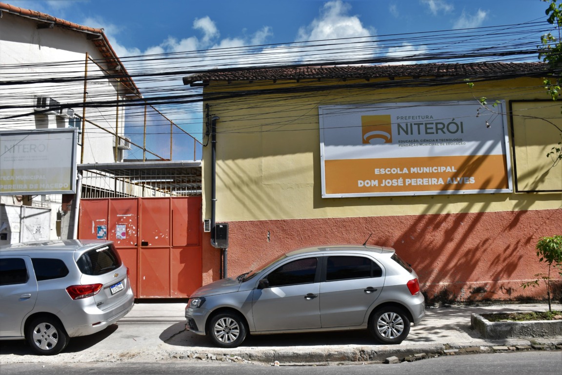 Escola Bil&iacute;ngue