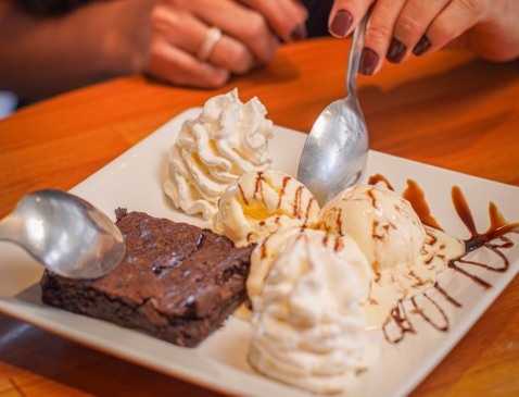 Brownie com Sorvete | Justo Café